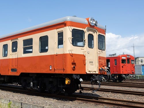 水島臨海鉄道。通称「ピーポー」は昭和時代を駆け抜けた国鉄型車両が現役で走っている