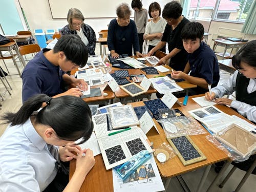 地域の大人たちと交わることで、生徒たちは少しずつ"大人"になっていく