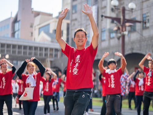 地域のお祭りに参加したり。
