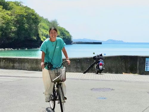母島で自転車に乗っていても、すれ違う人みんなから挨拶されます笑