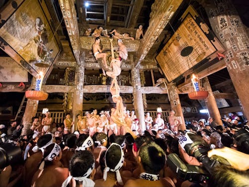 毎年1月7日に圓藏寺で開催される「七日堂裸詣り」