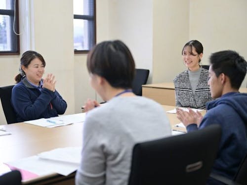 信濃町の協力隊は、吉村さん同席のもと定期的に活動内容を共有する定例を設けている。