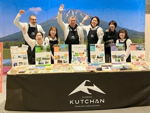 イベント出展などの仕事も！オリジナルエプロンスタイルで参加