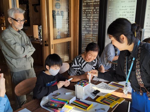 高校生ボランティアがワークショップを開催した様子