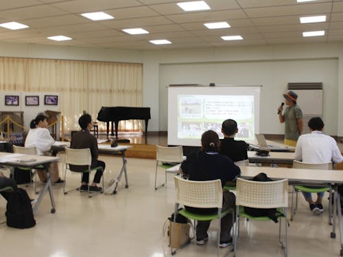 「おためし地域おこし協力隊」の進行を務める現役協力隊員