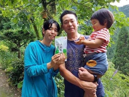 露地栽培で育てた作物は、大川村の給食センターで使われています