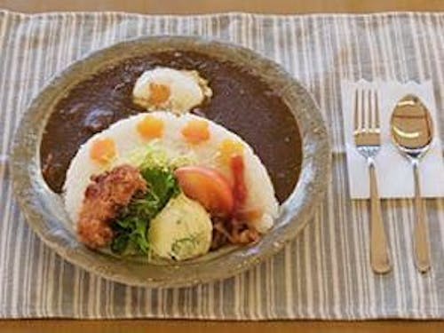 温泉の食堂名物「高山ダムカレー」