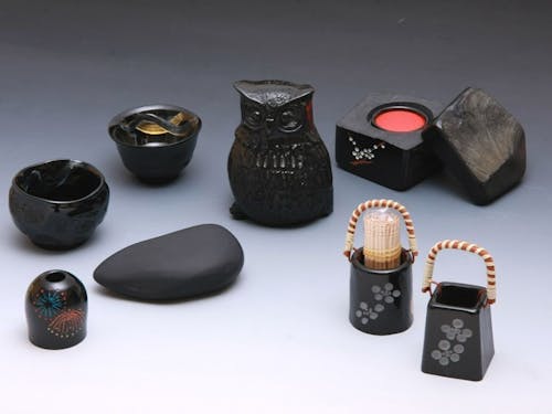 原石の他にも粉末にすることでいろんな商品が作れます