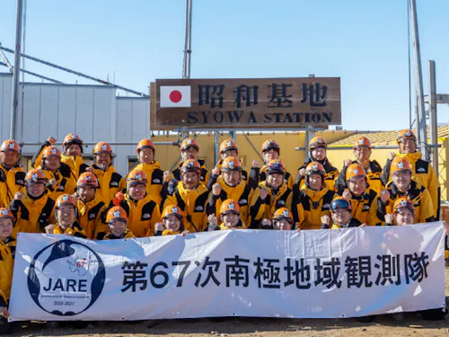 観測隊集合写真