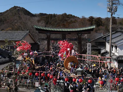 日牟禮八幡宮(ひむれはちまんぐう)