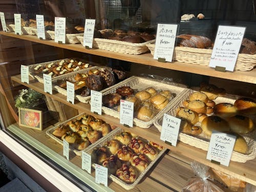 毎回種類豊富なパンが並びます!