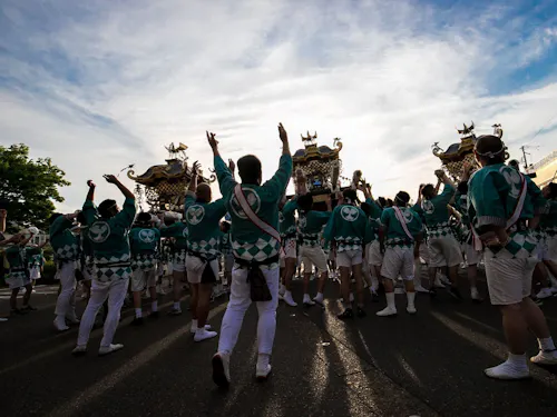 お神輿も出ます