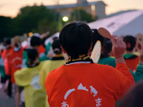 夏はお祭りで地域全体が盛り上がります