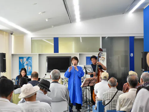 もちろんジャズフェスなのでしっとり大人の雰囲気の演奏もあります♪