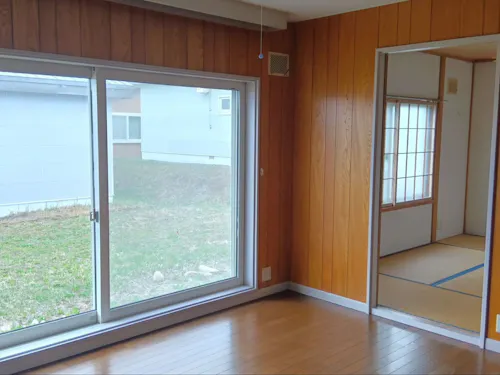 自然に囲まれた暮らしを楽しめる町内の空き家