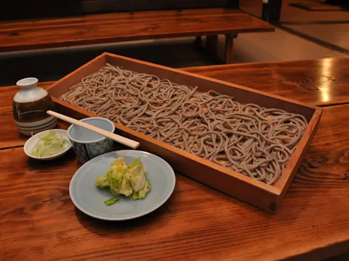 "元祖そば街道"発祥の地。出前文化も根づく、食が豊かなまちです