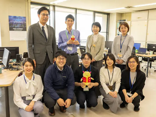 県庁広報広聴課の皆さん。\ご応募をお待ちしています!/