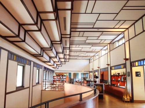 「石川県九谷焼美術館」からは現代建築と工芸の組み合わせの妙を学べる。