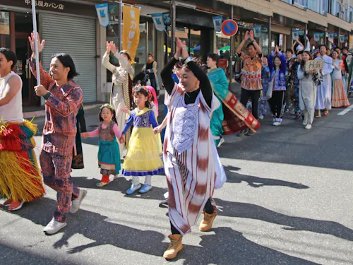 青年海外協力隊訓練所があり、国際色豊かなまちです