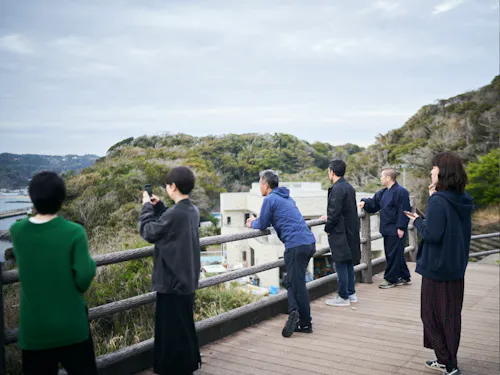 ひな祭りの時期には、たくさんの雛人形が並びます
