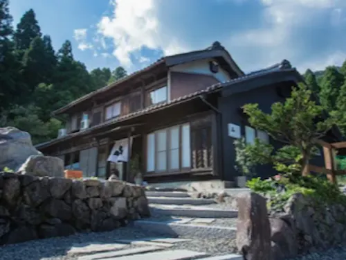 上平寺御城下ゲストハウスうむ
