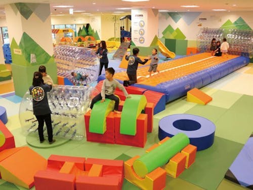 大型遊具や小さな子ども向け遊具も充実する「カブッキーランド」