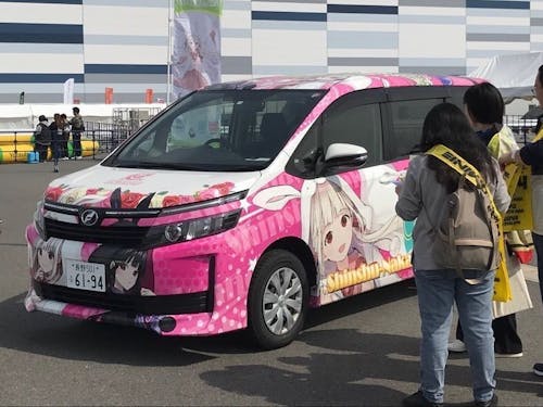イベントに引っ張りだこ!? 中野市「痛」公用車