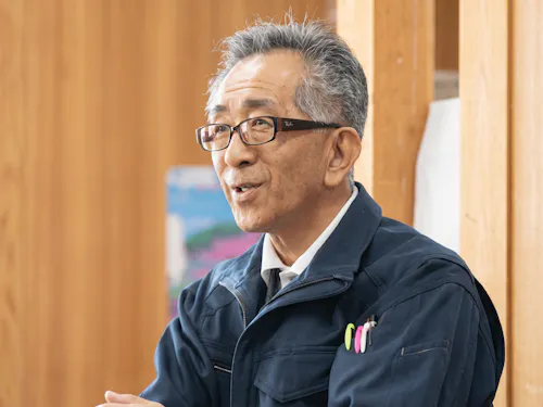 『これ、楽しそう！』という直感を信じて飛び込んできてください。（総務課長 田中）