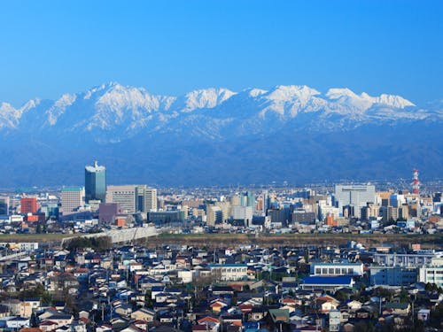 呉羽山から望む立山連峰(富山市)