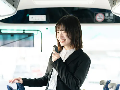 旅行事業もあるので自社バスで自社ツアーも開催。独自性に溢れた仕事に携われます。