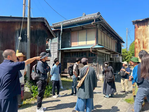 まちを歩き、空家の見学も
