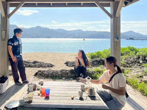 直売所のすぐ裏は海のある公園。海をみながらコーヒ片手に休憩。