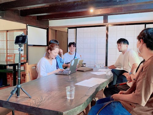 活動の様子② 地域を訪問し、感じた魅力をLIVEで発信!