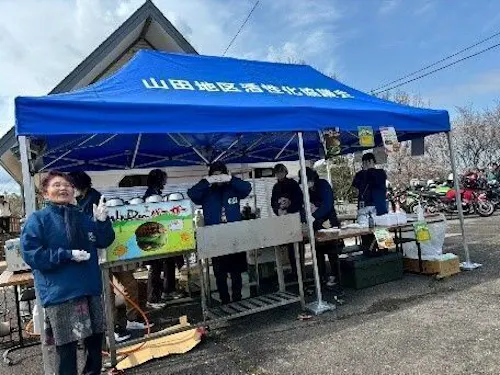 ジビエを活用したオリジナルハンバーガー販売の様子