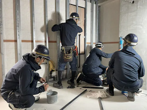 「第二種電気工事士って何?」から始まった先輩ばかり。一歩ずつ覚えていける環境です