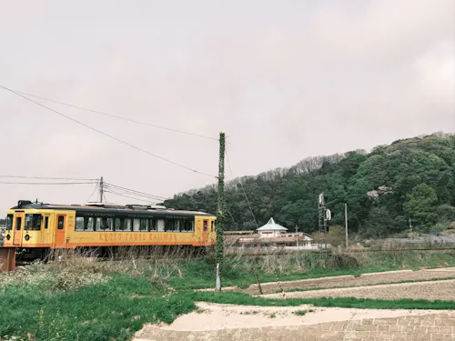 丹後鉄道、1両編成も。自然が多い場所ならではのホッとする景色が広がります