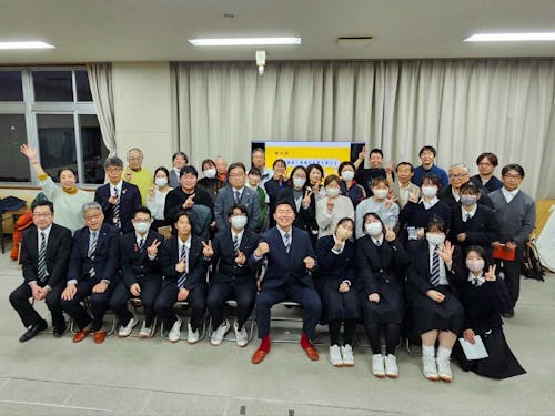 ワークショップに参加した地域の方たちと記念撮影