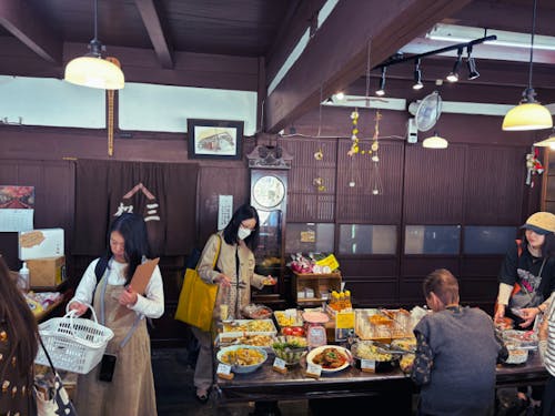 美味しくて手の込んだお惣菜がずらっと並びます