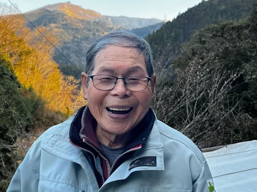 講師の那須巌さん。釜炒り茶作りの大ベテラン!