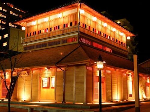 お試し住宅から歩いて5分!共同浴場。