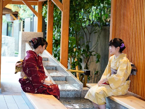 まちなかには無料で使える足湯が点在しています