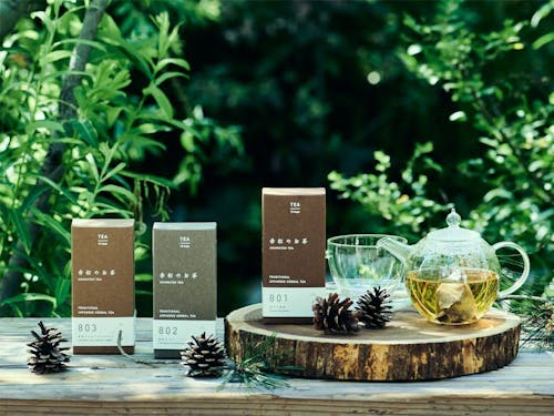 間伐材の樹木を使った、yasoの「八十茶」はemmaでも人気のメニューです