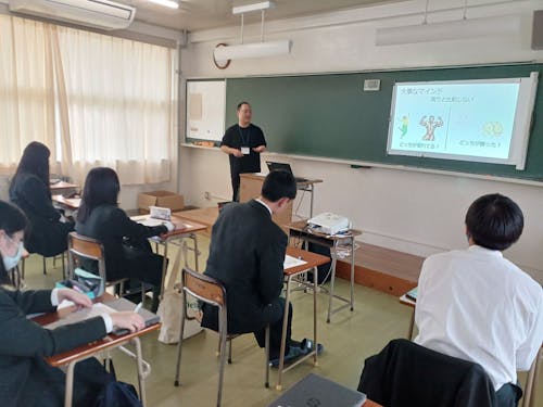 進学希望者を対象とした企画。定期的に進路実現に向けた講座を実施しています。