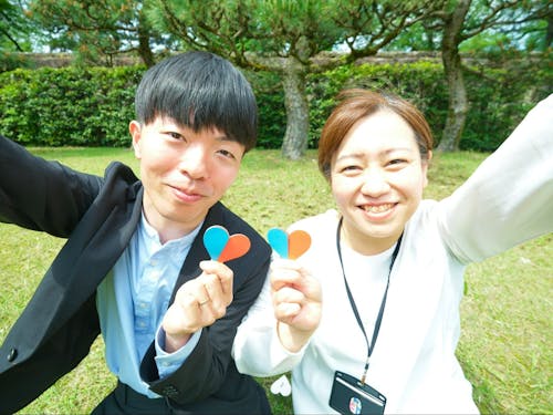 若者の恋愛を全力でサポートする県民協働課の宇佐美さん（右）と伊藤さん（左）