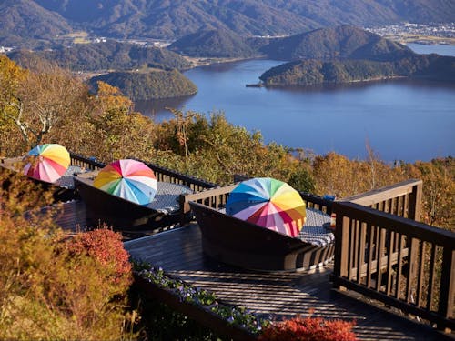 若狭湾エリアは、美しい海岸線やビーチだけでなく、湖や山々など自然の宝庫です