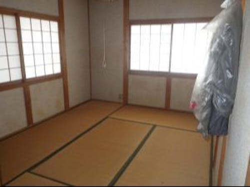 2階は使っていなかったそうで残置物が少ないのが良い所。