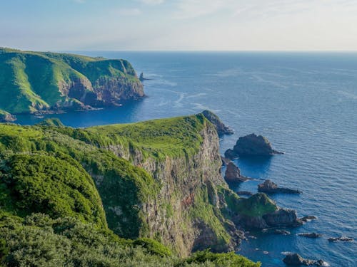 大迫力!300メートルの大絶壁「摩天崖」