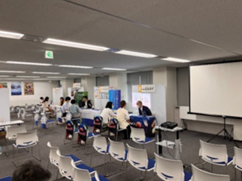 個別ブース相談の様子(2)