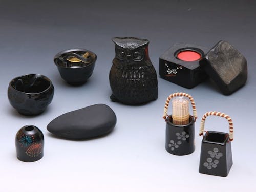 原石の他にも粉末にすることでいろんな商品が作れます