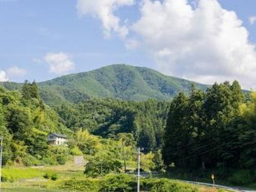阿武隈山系の豊かな里山と清流に囲まれている町です！